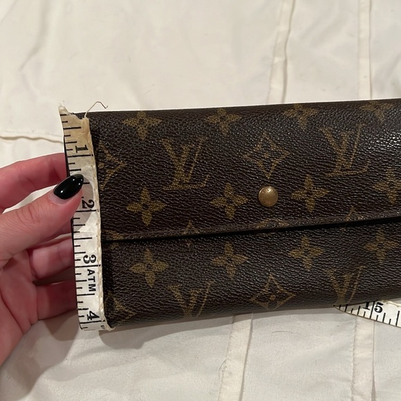 Authentic Louis Vuitton wallet - Picture 10 of 11